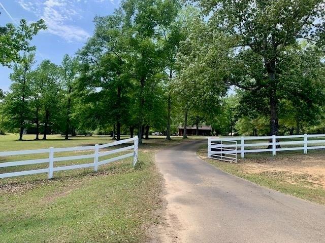 House for sale in Smithdale
