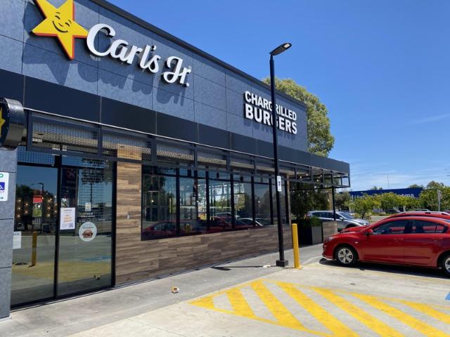 Retail for rent in Kialla