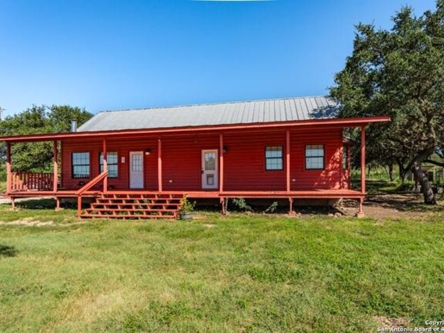 House for sale in Utopia, Texas