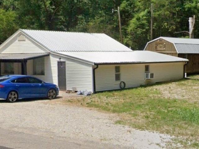 House for sale in Waverly