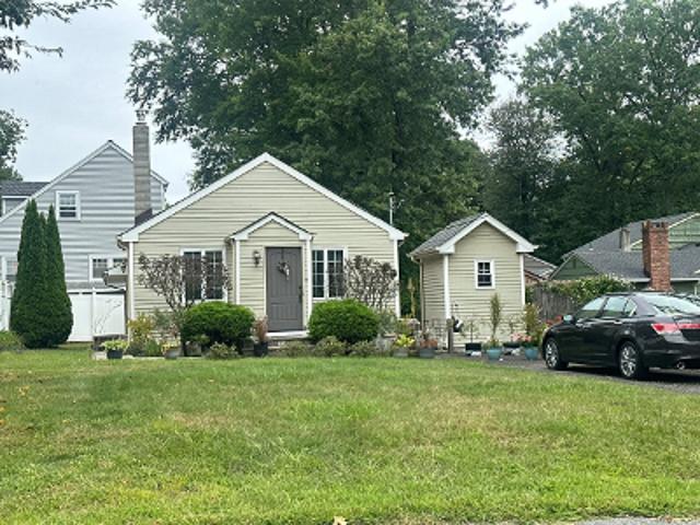 House for sale in Waldwick, New Jersey