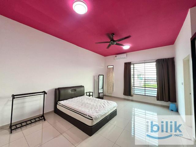Room for rent in Sendayan Village, Negeri Sembilan