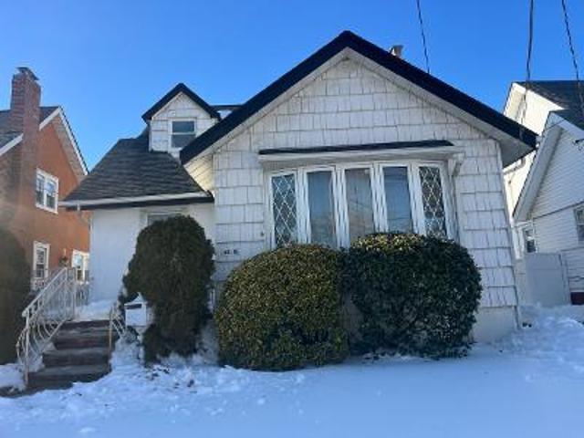 House for sale in Queens, Arverne