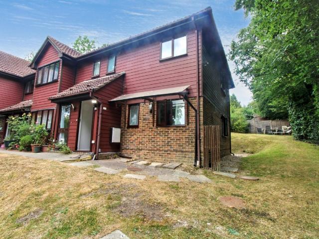 Apartment for rent in Cross In Hand, East Sussex