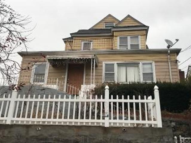 Condo for sale in The Bronx, Arverne