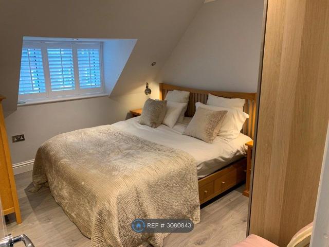 Apartment for rent in Amersham and Villages Community Board, Amersham