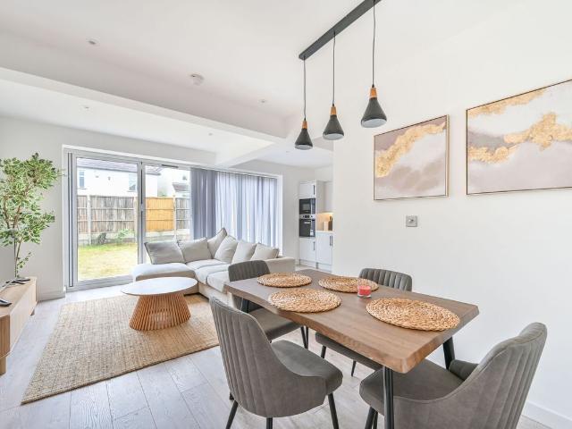 House for rent in Dollis Hill, Greater London