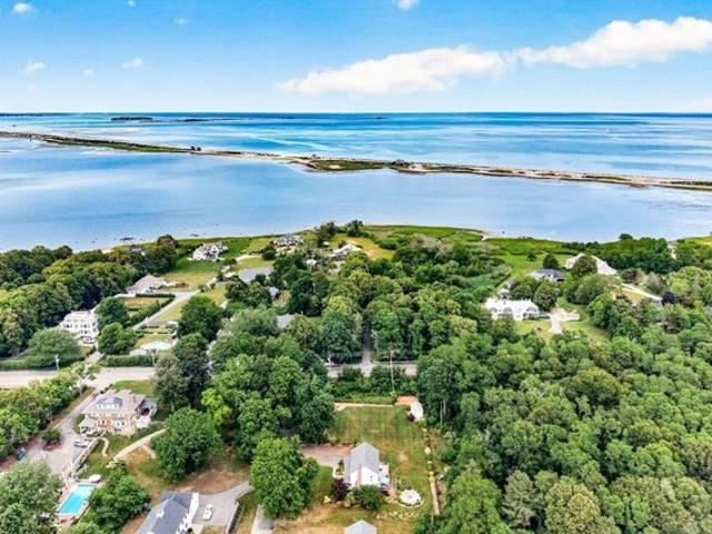 House for sale in Manomet, Massachusetts