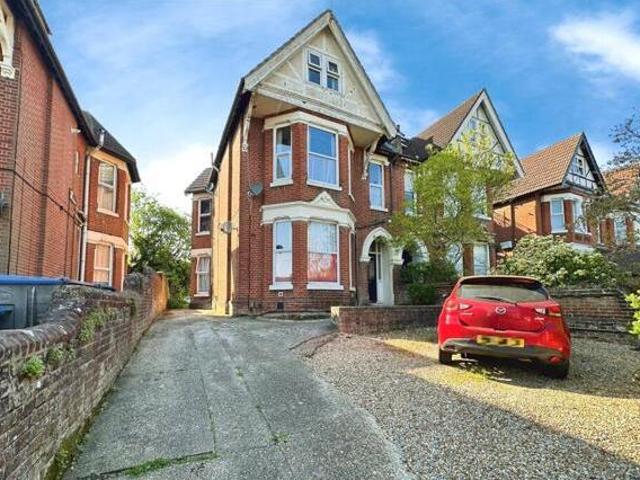 House for sale in Chilworth Old Village, Test Valley
