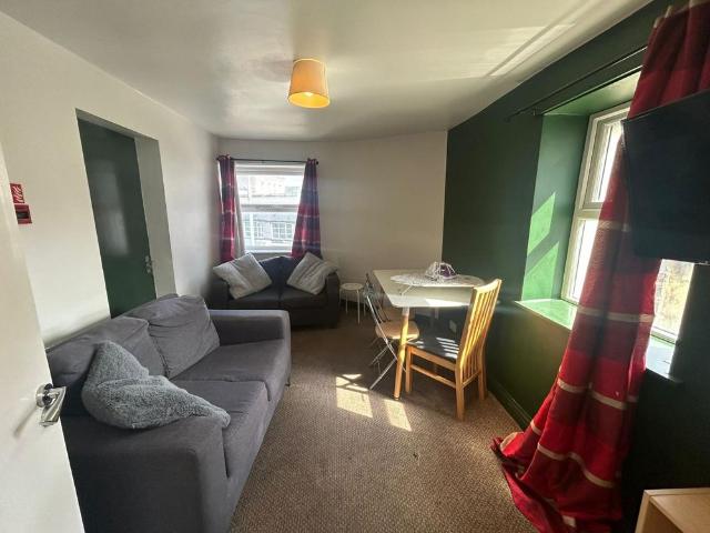 Room for rent in Greenbank, Plymouth
