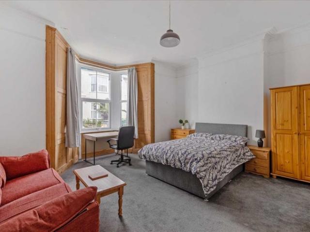 Room for rent in Greenbank, Mount Wise