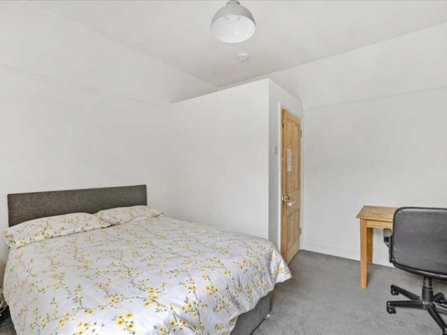 Room for rent in Greenbank, Mount Wise