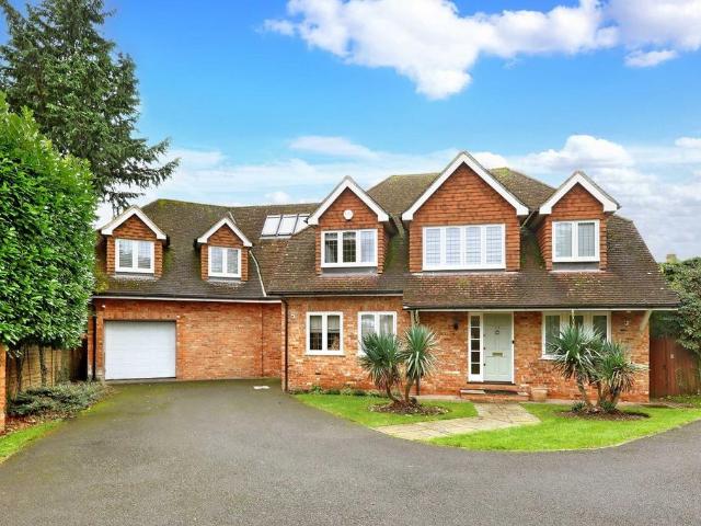 House for rent in Chalfont St. Peter, Denham