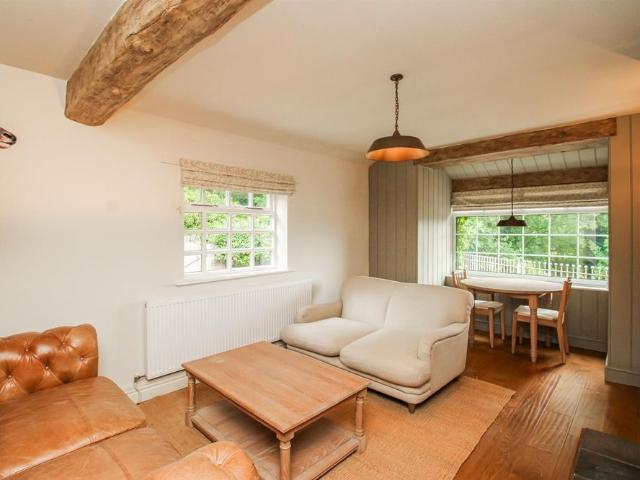 Apartment for rent in Newmillerdam, Wakefield
