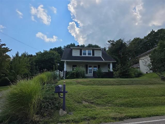 House for sale in Coshocton, Coshocton County