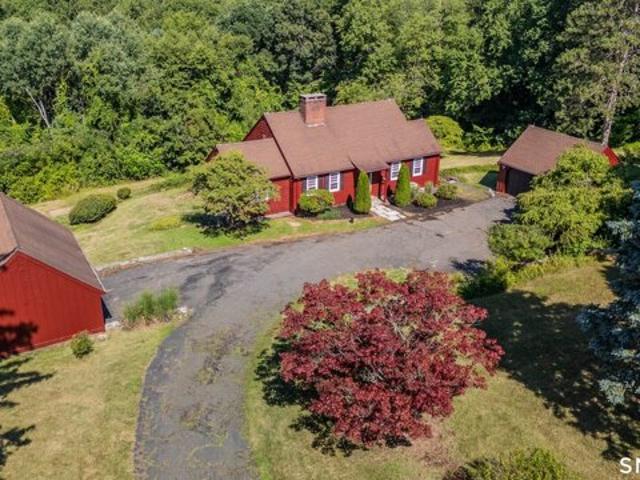 House for sale in Suffield, Connecticut