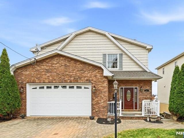 House for sale in Wood Ridge, New Jersey