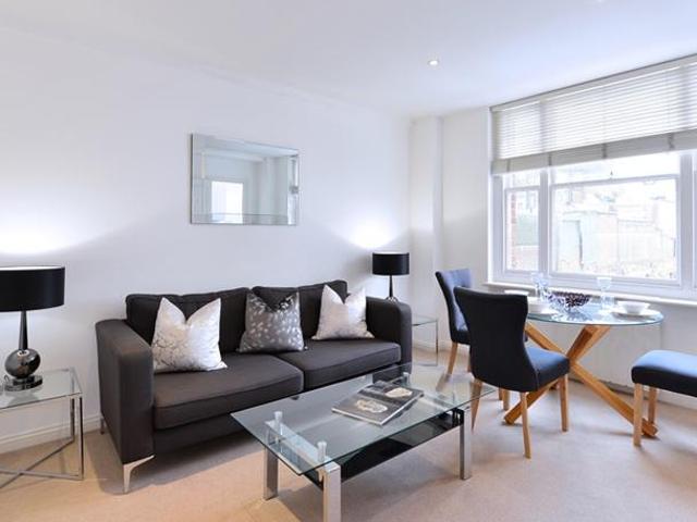 Apartment for rent in Mayfair, Greater London
