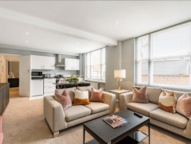 Apartment for rent in Mayfair, Greater London