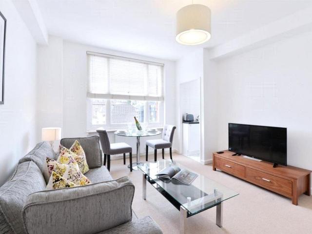 Apartment for rent in Mayfair, Greater London