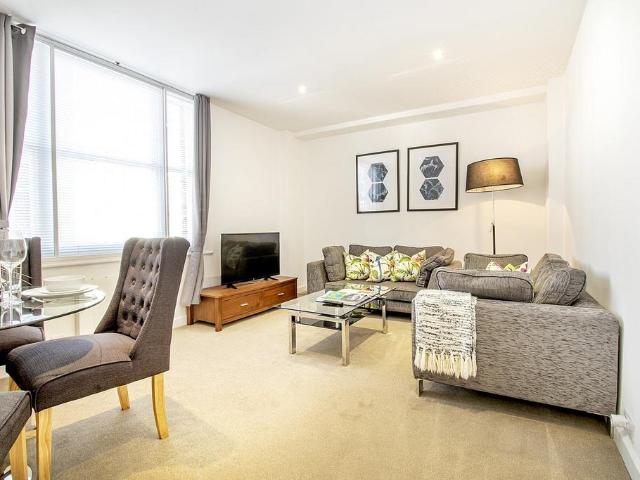 Apartment for rent in Mayfair, Greater London