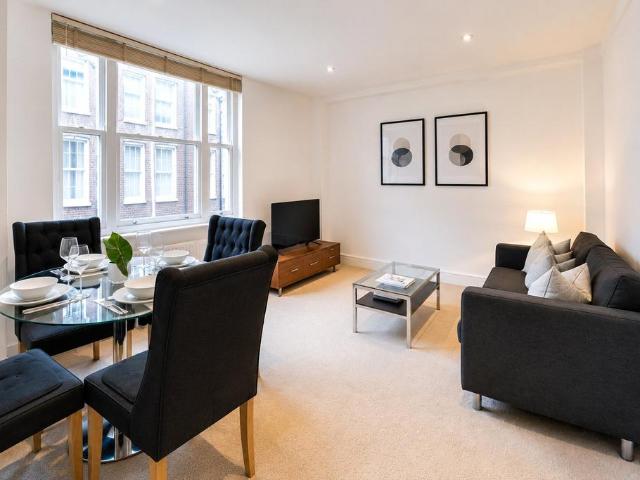 Apartment for rent in Mayfair, Greater London