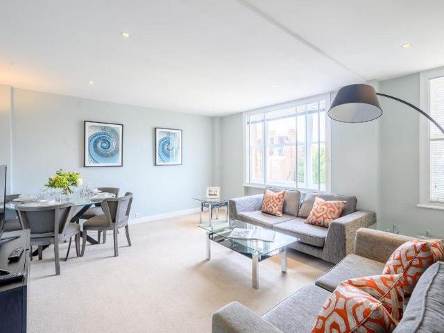 Apartment for rent in Mayfair, Greater London