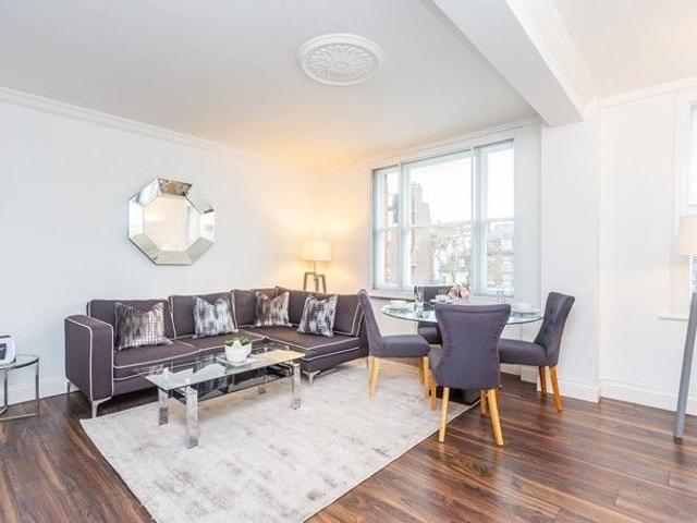 Apartment for rent in Mayfair, Greater London