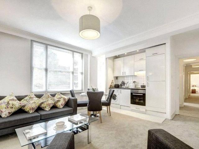 Apartment for rent in Mayfair, Greater London