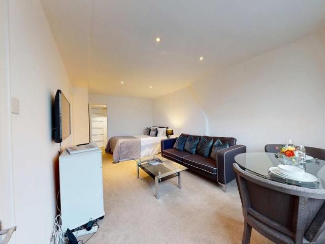 Apartment for rent in Mayfair, Greater London