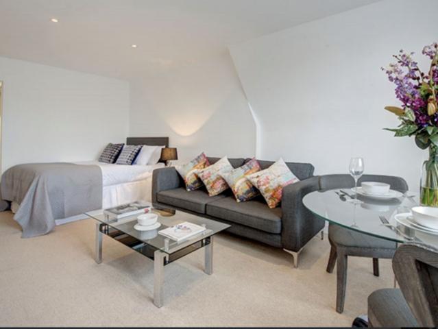 Apartment for rent in Mayfair, Greater London