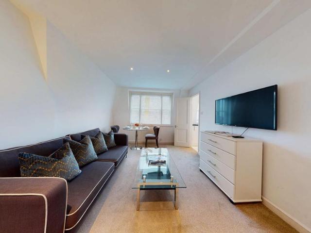 Apartment for rent in Mayfair, Greater London