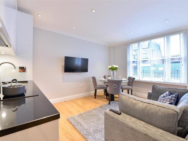 Apartment for rent in Mayfair, Greater London