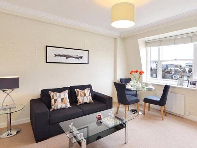 Apartment for rent in Mayfair, Greater London
