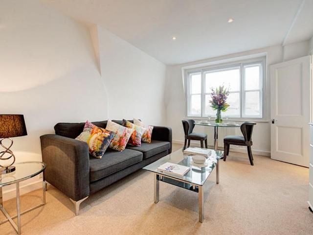 Apartment for rent in Mayfair, Greater London