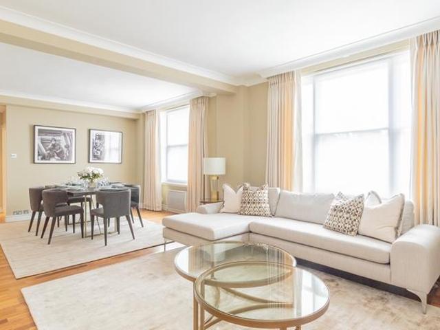 Apartment for rent in Mayfair, Greater London