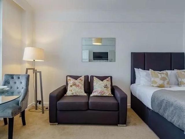 Apartment for rent in Mayfair, Greater London