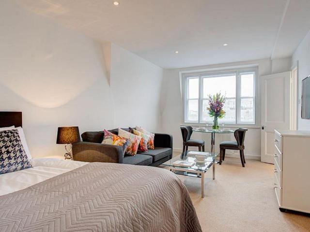 Apartment for rent in Mayfair, Greater London