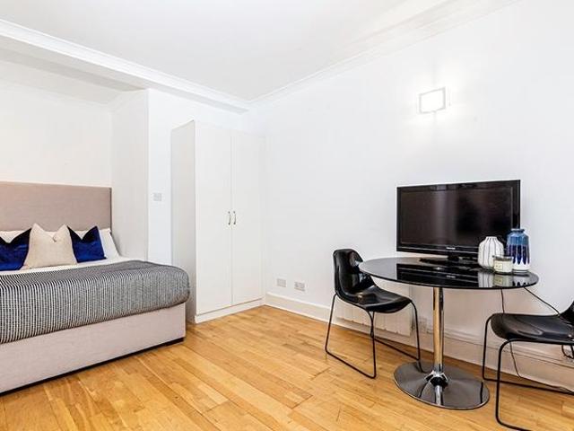 Apartment for rent in Mayfair, Greater London