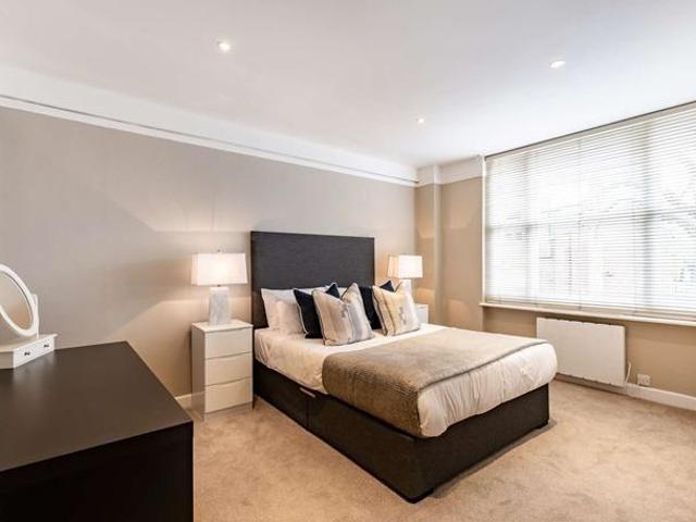 Apartment for rent in Mayfair, Greater London