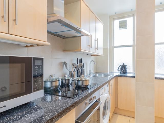 Apartment for rent in Mayfair, Greater London