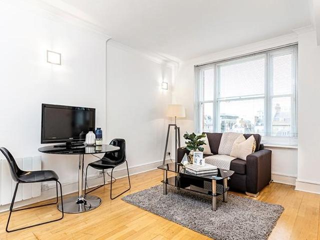 Apartment for rent in Mayfair, Greater London