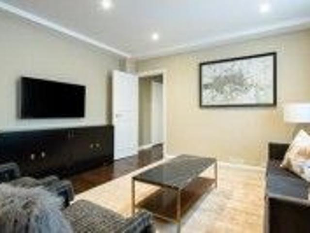 Apartment for rent in Mayfair, Greater London