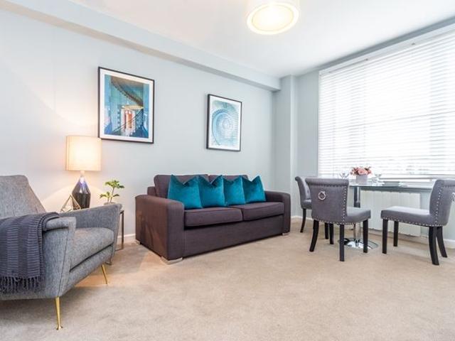 Apartment for rent in Mayfair, Greater London