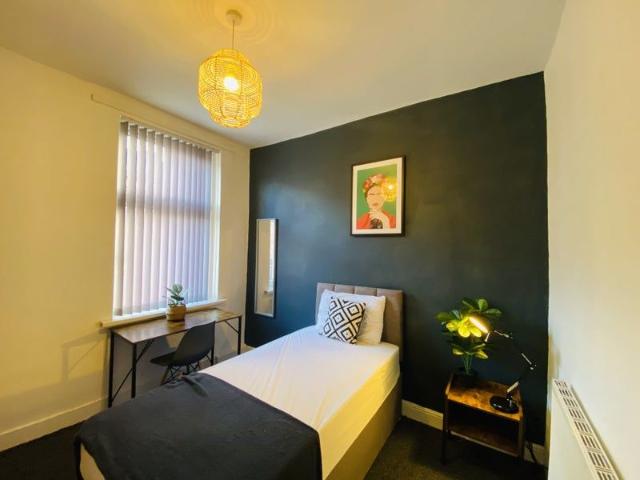 Room for rent in Harehills, West Yorkshire