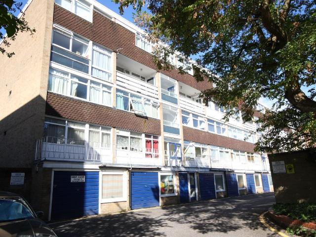 Apartment for rent in Mount Hermon, Woking