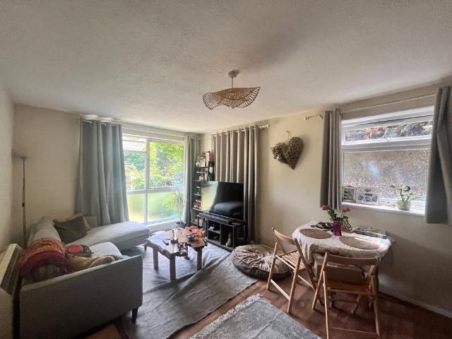 Apartment for rent in St Margarets, Greater London