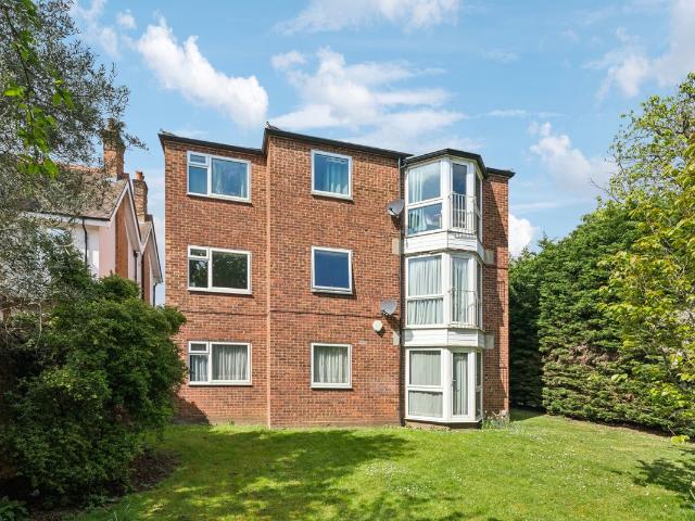 Apartment for rent in St Margarets, Greater London