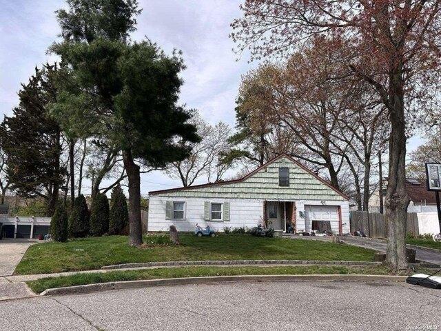 House for sale in Holbrook House for sale in Holbrook