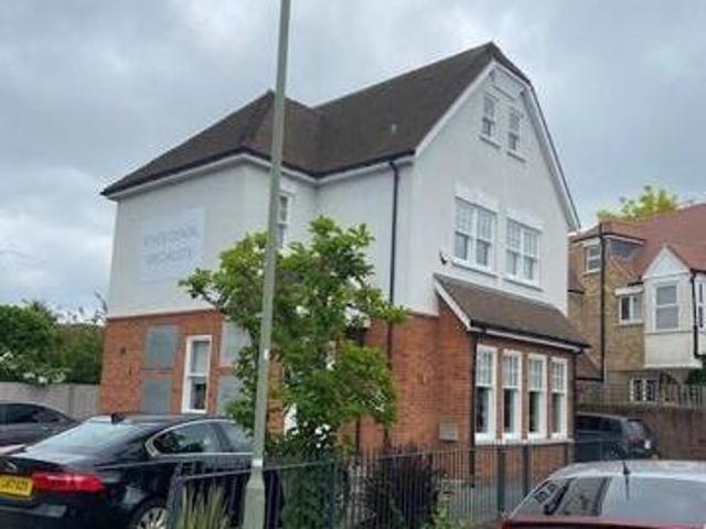 House for rent in Lower Green Esher, Blackhills